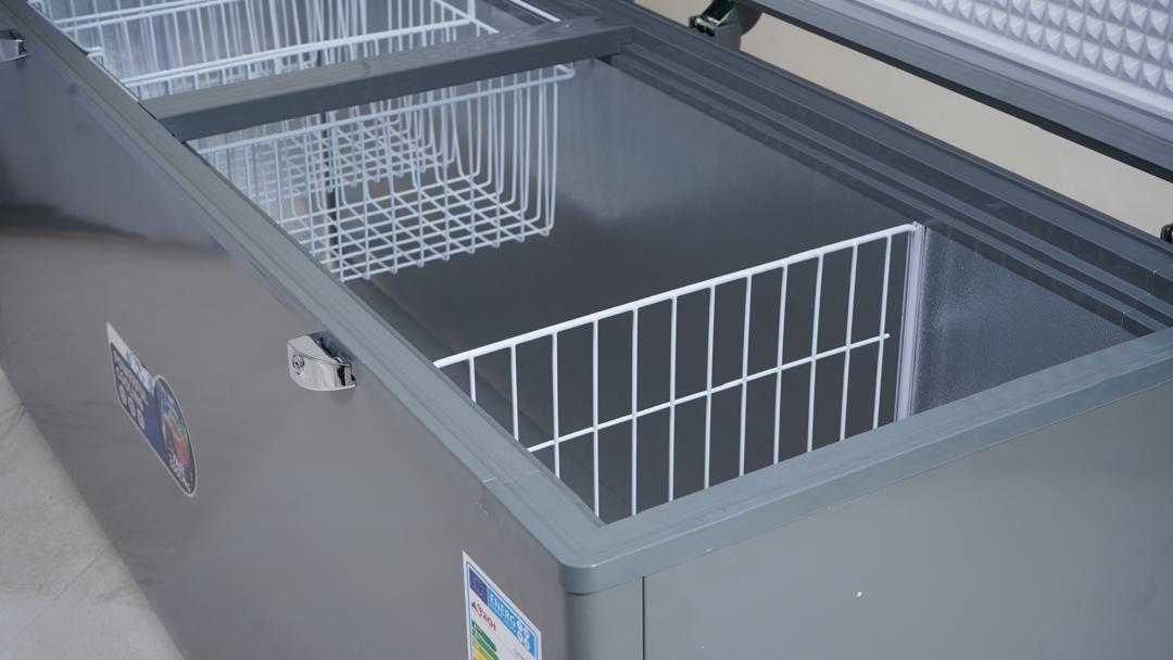 CONGELATEUR ASTECH HORIZONTAL 800LUTRES GRIS CH800GM