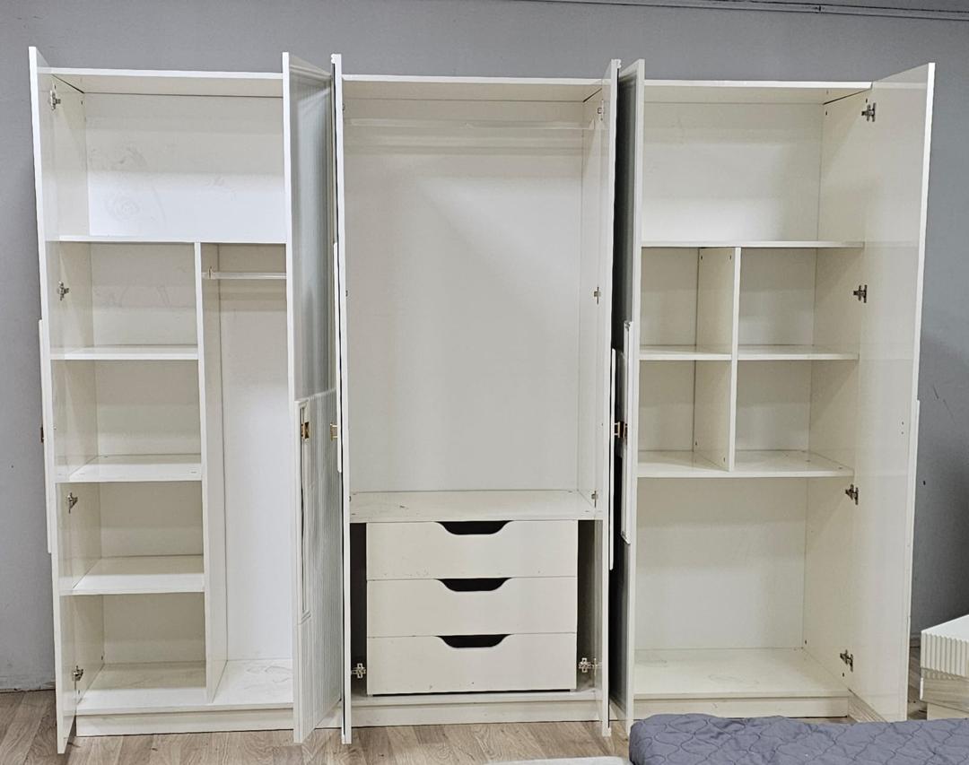 CHAMBRE À COUCHER ARMOIRE 6BATTANTS